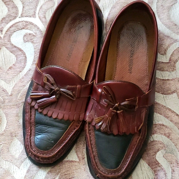 Johnston & Murphy Other - JOHNSTON Murphy Two Tone Tassel Loafers 9 1/2